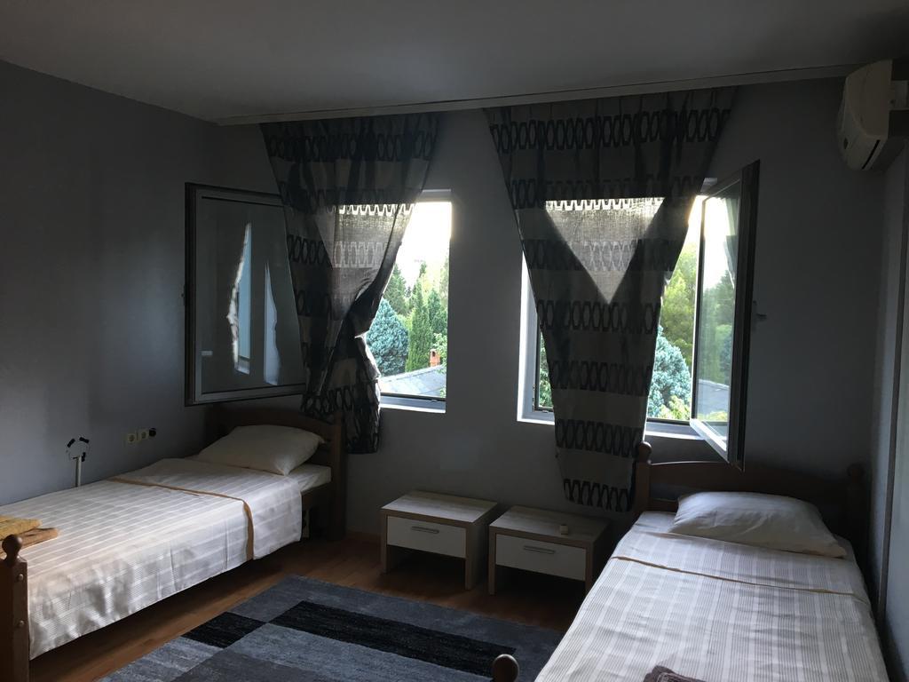 Mell Apartments Mostar Buitenkant foto