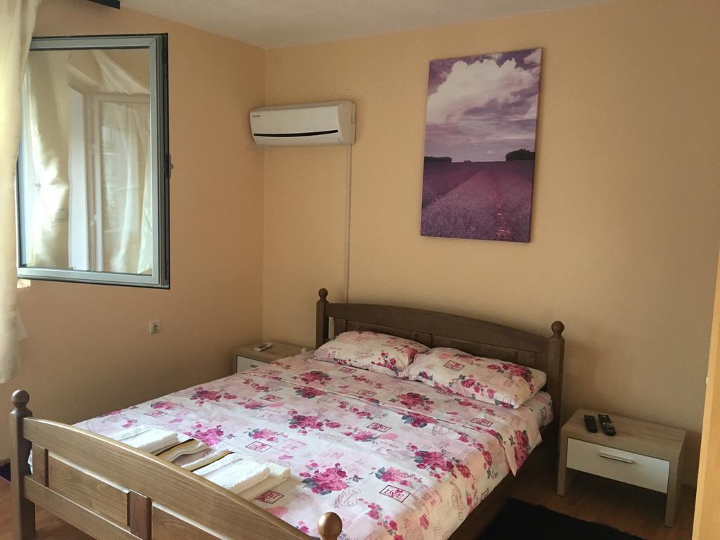 Mell Apartments Mostar Buitenkant foto