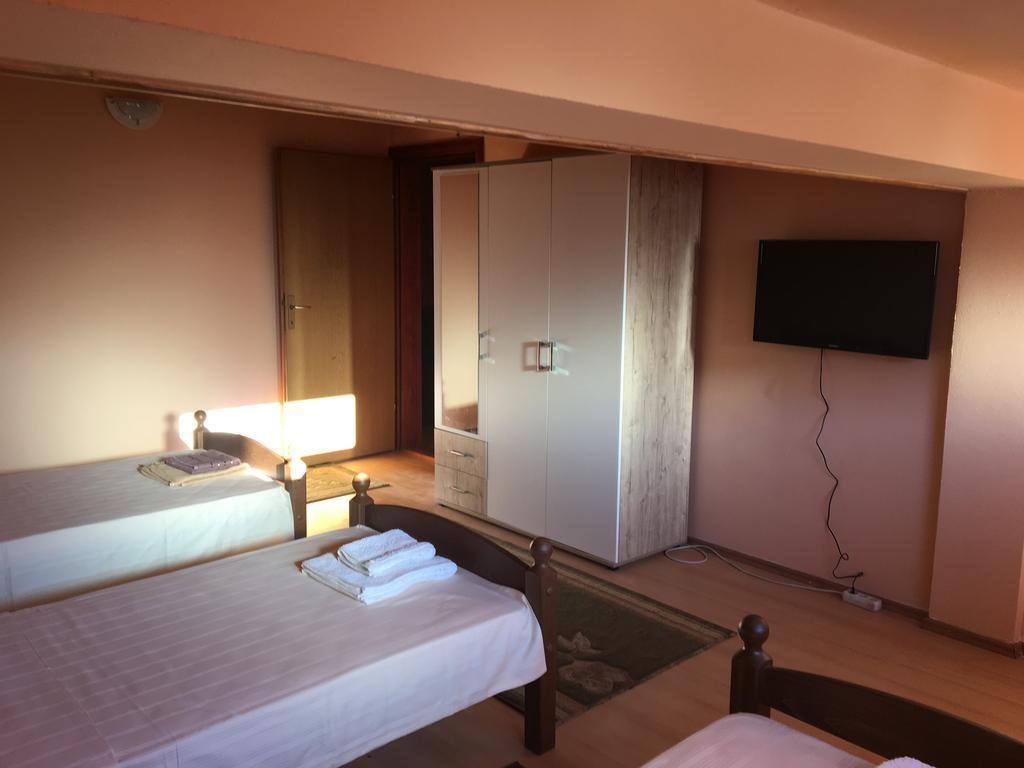 Mell Apartments Mostar Buitenkant foto