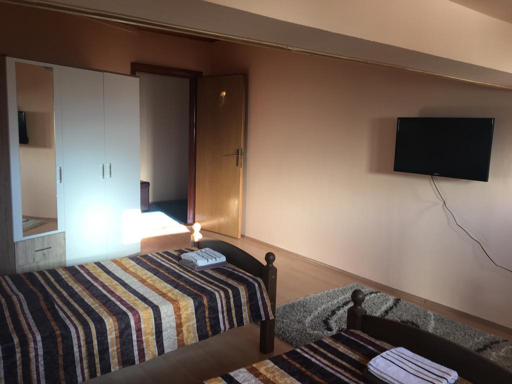 Mell Apartments Mostar Buitenkant foto