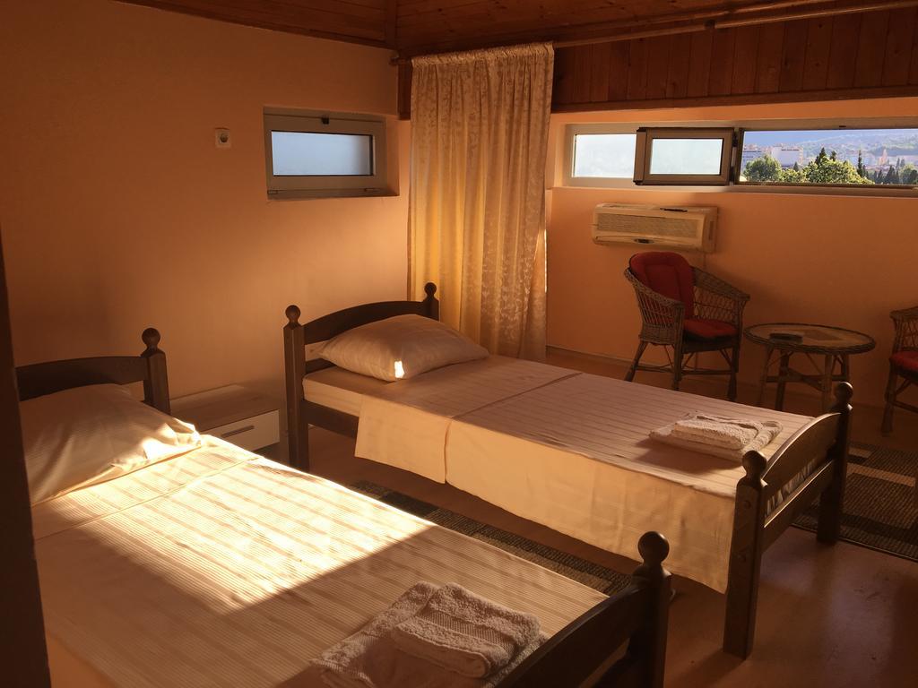Mell Apartments Mostar Buitenkant foto